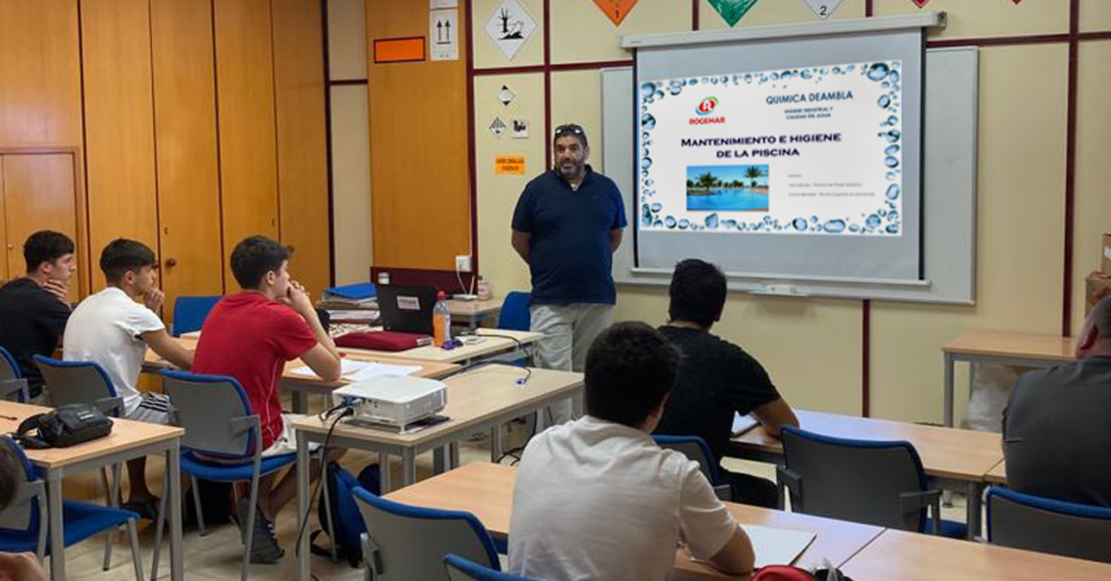 curso Mantenimiento de Piscinas a alumnos de la Federación de Salvamento y Socorrismo de la Comunidad Valenciana.